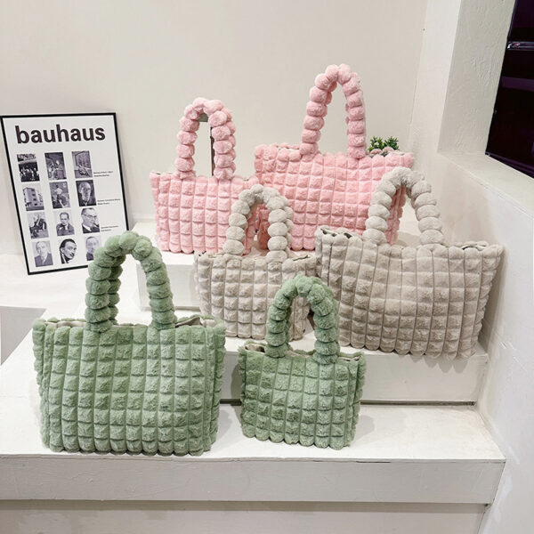 Plaid Handbags Winter Fashion High Capacity Shopping Plush Bag Korean Style Personalized Designer Luxury Tote Bags For Women - Image 4